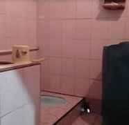 In-room Bathroom 4 Anggrek II Matras Homestay