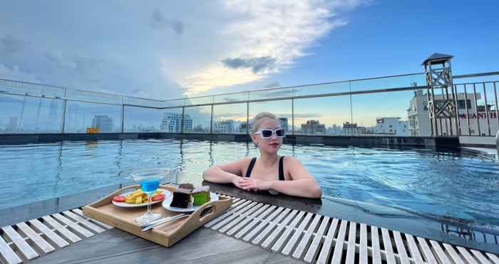 Swimming Pool Golden Line Hotel Danang