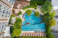 Swimming Pool Hotel Amber Pattaya