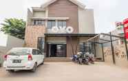 ภายนอกอาคาร 2 OYO 535 Cileunyi Residence Syariah