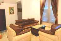 Lobby Full House 3 Bedroom at Fams Homestay by FH Stay