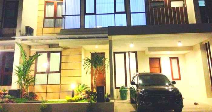 Exterior Full House 3 Bedroom at Fams Homestay by FH Stay