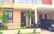 Bangunan 2 Full House 3 Bedroom at Fams Homestay by FH Stay