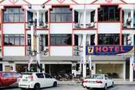 Bangunan Super OYO 635 Seven Days Hotel