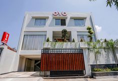 Bangunan 2 OYO 747 Cipunegara Residence
