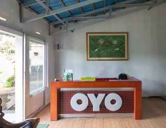 Lobby 2 OYO 644 Grand Yustik Selabintana