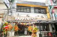 Bên ngoài HappyNest Hostel Cebu