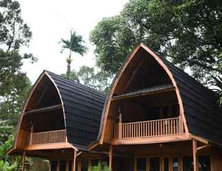 Exterior 2 Villa Rumah Kayu Lubuk Minturun