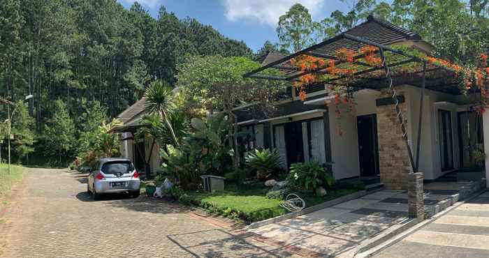 ภายนอกอาคาร Villa Kusuma Pinus Batu : 2 Bedroom