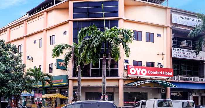 Bangunan OYO 828 Comfort Hotel Shah Alam