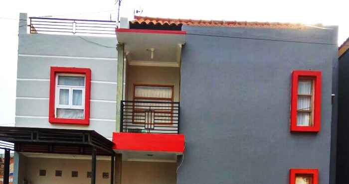 Exterior Homestay 3 Kamar (Pildacil)