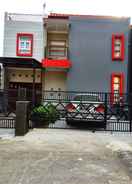 EXTERIOR_BUILDING Homestay 3 Kamar (Pildacil)