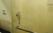 In-room Bathroom 6 Apatel Apartment Mangga Dua Lt. 11