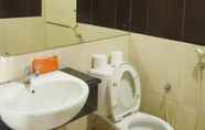 In-room Bathroom 4 Apatel Apartment Mangga Dua Lt. 11