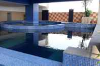 Hồ bơi Apatel Apartment Mangga Dua Lt. 15
