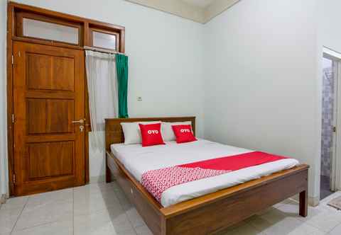 Bedroom OYO 3815 Kutisari Selatan 21 Syariah