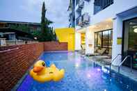 Kolam Renang Sleep Mai? Lifestyle Hotel Thapae Chiang Mai Old City - SHA Extra Plus+