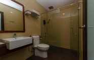 Toilet Kamar 4 RS Boutique Hotel