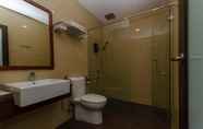 In-room Bathroom 4 RS Boutique Hotel