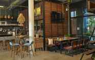 Bar, Cafe and Lounge 2 Whereder Poshtel Udonthani
