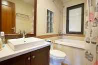 Toilet Kamar A Rich Stay 1B/20 Tay Ho