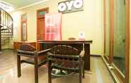 Lobi 5 OYO 771 Kembang Kuning Residence Syariah