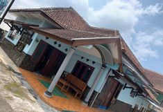 Lobi 5 Rizky Homestay - Three Bedroom