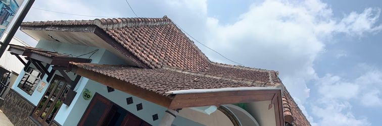 Lobi Rizky Homestay - Three Bedroom