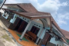 Lobi Rizky Homestay - Three Bedroom
