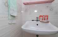 In-room Bathroom 6 Apatel Apartement Pesona Bahari Tower Jade 18 A