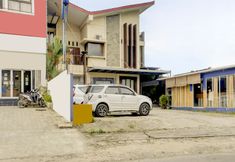 外観 3 OYO 3884 Dixie Syariah Guest House