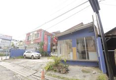 Exterior 5 OYO 3884 Dixie Syariah Guest House