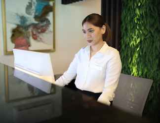 Lobi 2 SureStay Plus Hotel by Best Western AC LUXE Angeles City