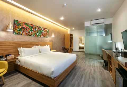 Bedroom SureStay Plus Hotel by Best Western AC LUXE Angeles City