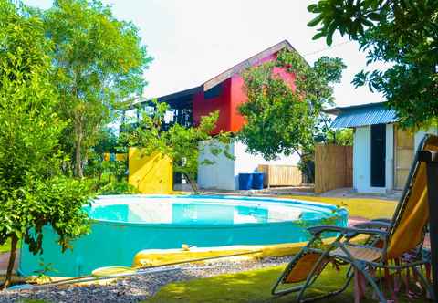 Swimming Pool Bougainvillea Paradise Campground