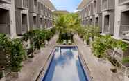 สระว่ายน้ำ 4 The Rooms Apartment Bali by ARM Hospitality