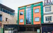 Bangunan 2 OYO 529 Hotel Paninda