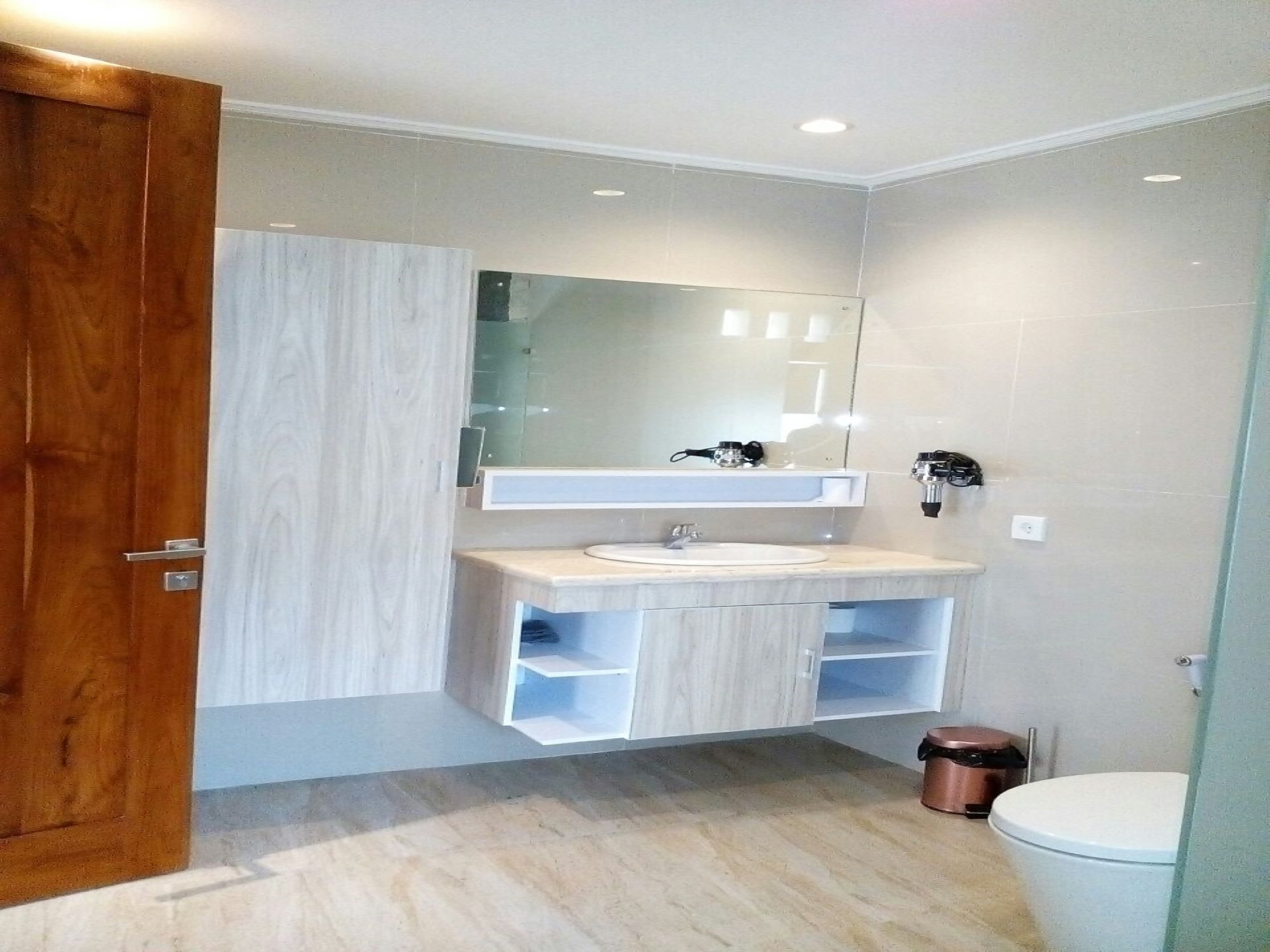 Toilet Kamar Banyuriris Villa