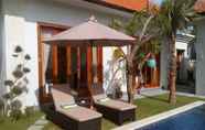 Swimming Pool 5 Banyuriris Villa