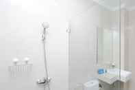 In-room Bathroom Sky Residence Guntur 1 Jakarta