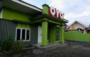 Exterior 3 OYO 752 Abz Guest House Syariah