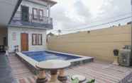 สระว่ายน้ำ 5 Guesthouse Penginapan Cempaka Putih