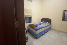 Bedroom OYO 90548 Kika Homestay