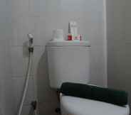 In-room Bathroom 5 Relax & Comfy 2BR Apartment at Puri Mas