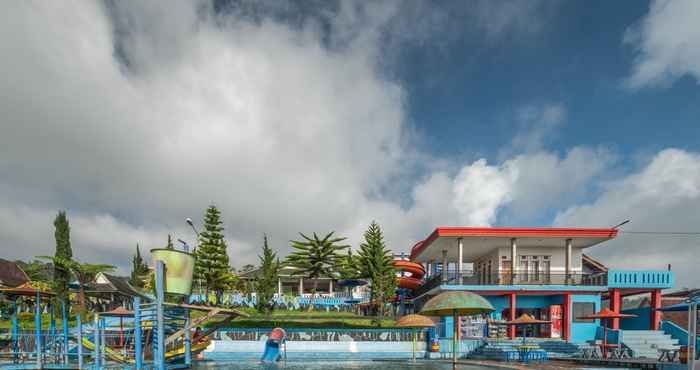 Swimming Pool Puncak Darajat Resort