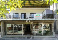 外観 2 OYO 734 Tuban Torres Accomodation