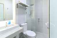 In-room Bathroom Hotel Berlian International