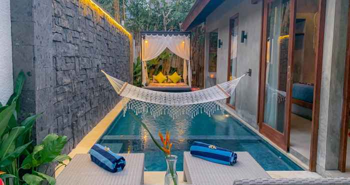 สระว่ายน้ำ Vinna Villa Seminyak