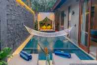 สระว่ายน้ำ Vinna Villa Seminyak