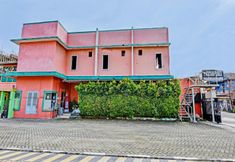 Exterior 2 SPOT ON 91376 Hotel Bintang Flores
